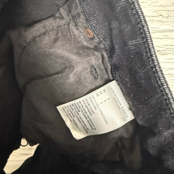 American Eagle Mom short black distressed size 6 - Picture 7 of 7